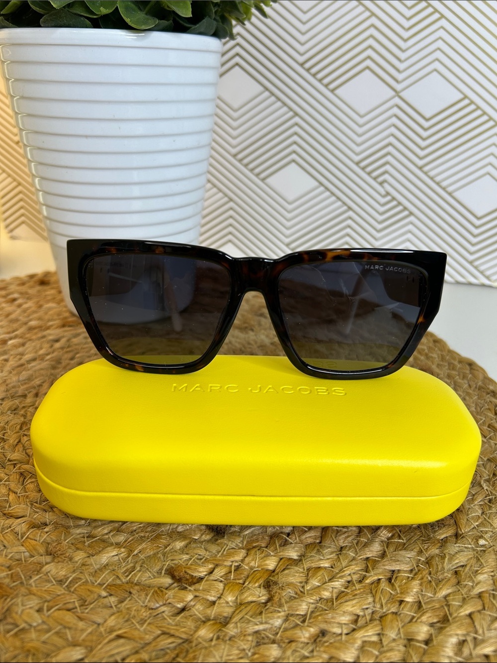 Marc Jacobs sunglasses-tan and black-57/16/145 - Picture 10 of 12